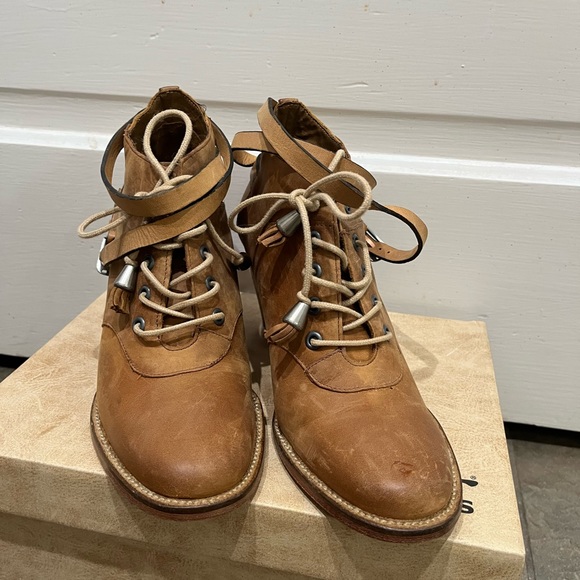 J shoes Carson leather booties. Size 8.5. Excellent used condition. - Picture 3 of 7